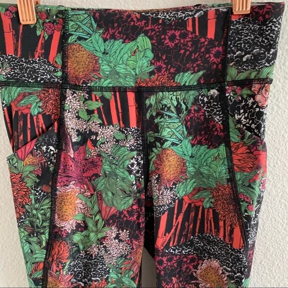 Lululemon Time to Sweat Crop Zen Garden Athleisure Workout Activewear 4 - Picture 6 of 15